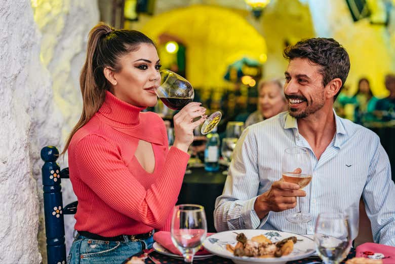 Desfrutando do jantar no tablao