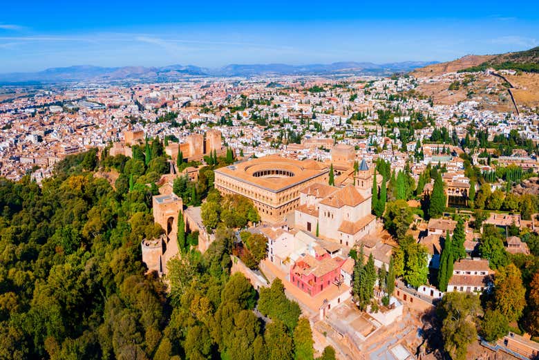 Vista aérea do Palácio de Carlos V