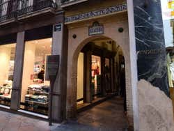 Entrada da Alcaicería
