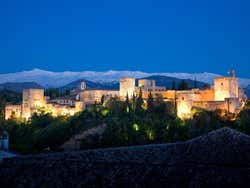 Vista da Alhambra pela noite