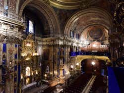 Nave da Basílica de São João de Deus