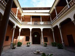 Pátio porticado do Palácio dos Córdova