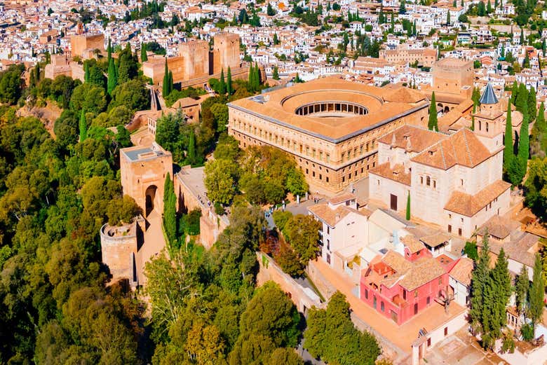 Vista aérea do Palácio de Carlos V